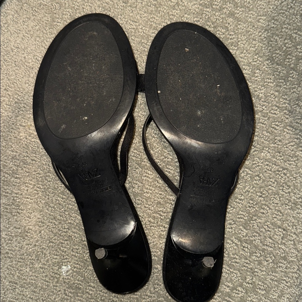 Zara Women's Black Mules with Gold Accent - Picture 4 of 4
